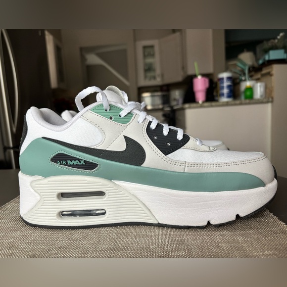 Nike Air Max 90 LV8 Women's Sneakers - Size 11 White Teal - Picture 4 of 12